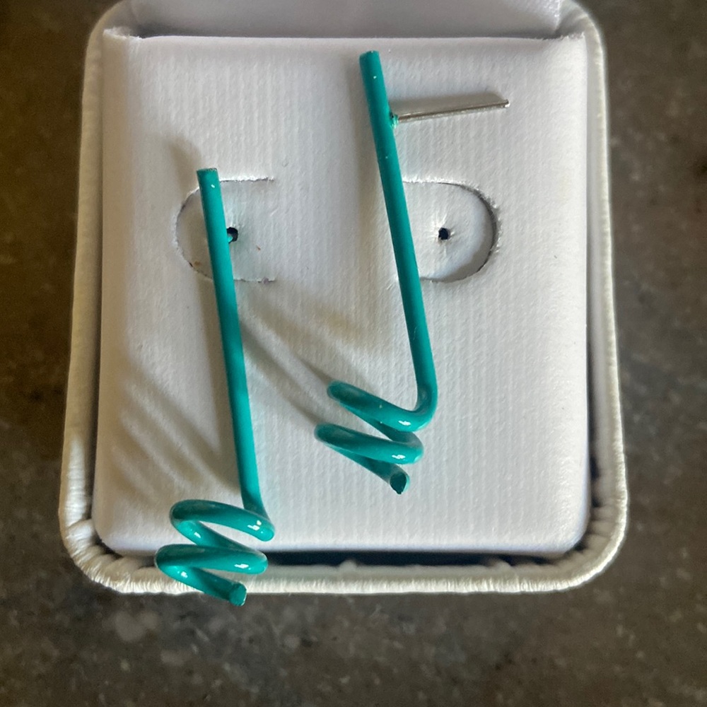 Vintage 1980’s turquoise squiggly pierced earrings
